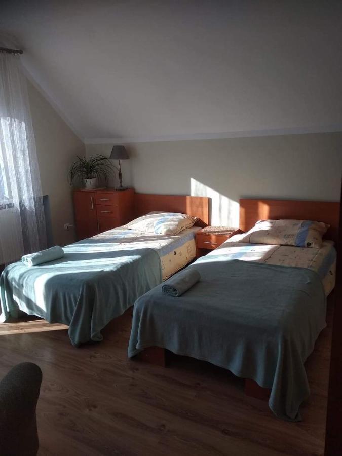 Pokoje Goscinne U Gochy Ustrzyki Dolne Buitenkant foto